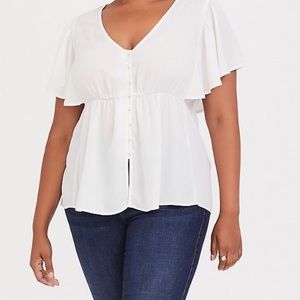 Torrid ivory georgette flutter sleeve blouse